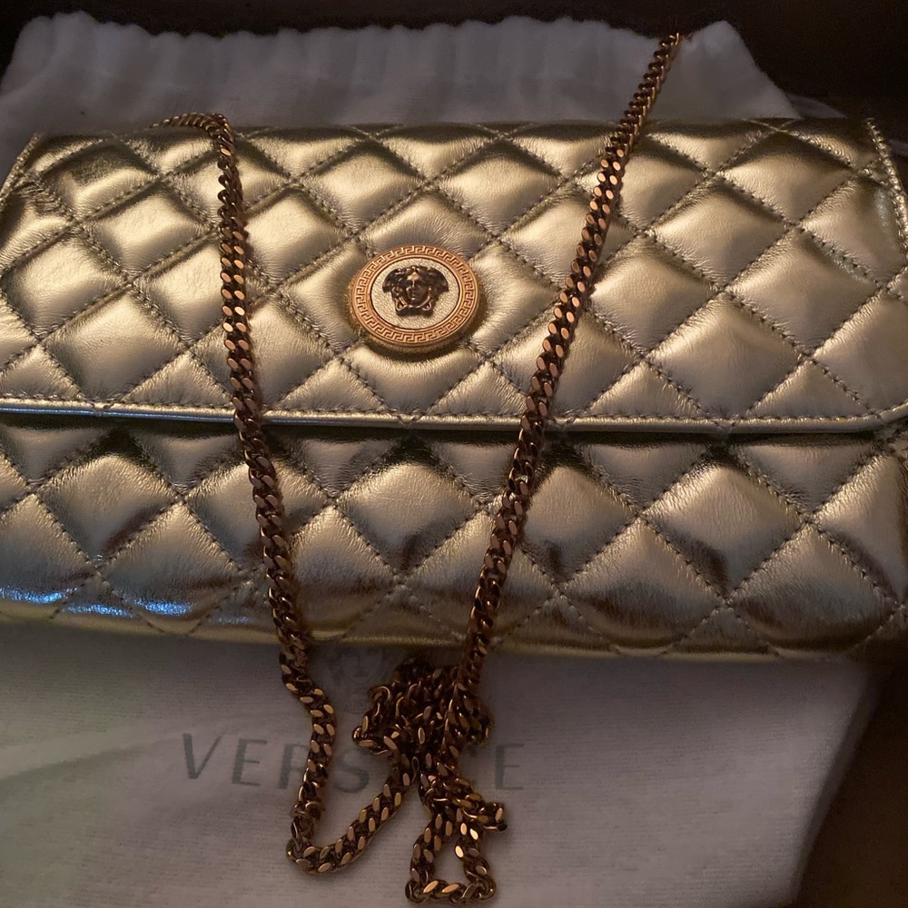 Versace - Picture 4 of 4